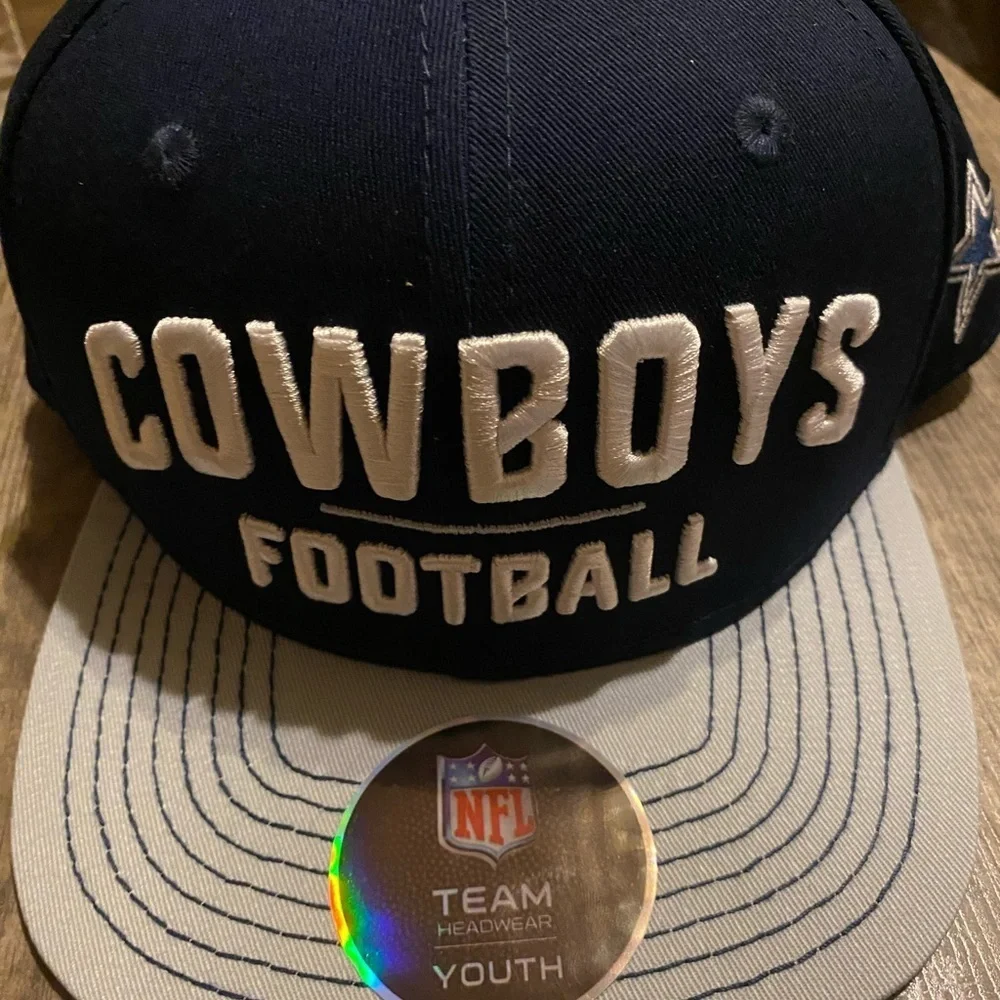 NEW - Youth NFL Dallas Cowboys Navy/Silver Lock Up Snapback Hat